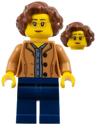 LEGO twn384 - Žena, krátké zrzavohnědé vlasy, středně dlouhé nugátové brýle a košile, tmavě modré nohy
